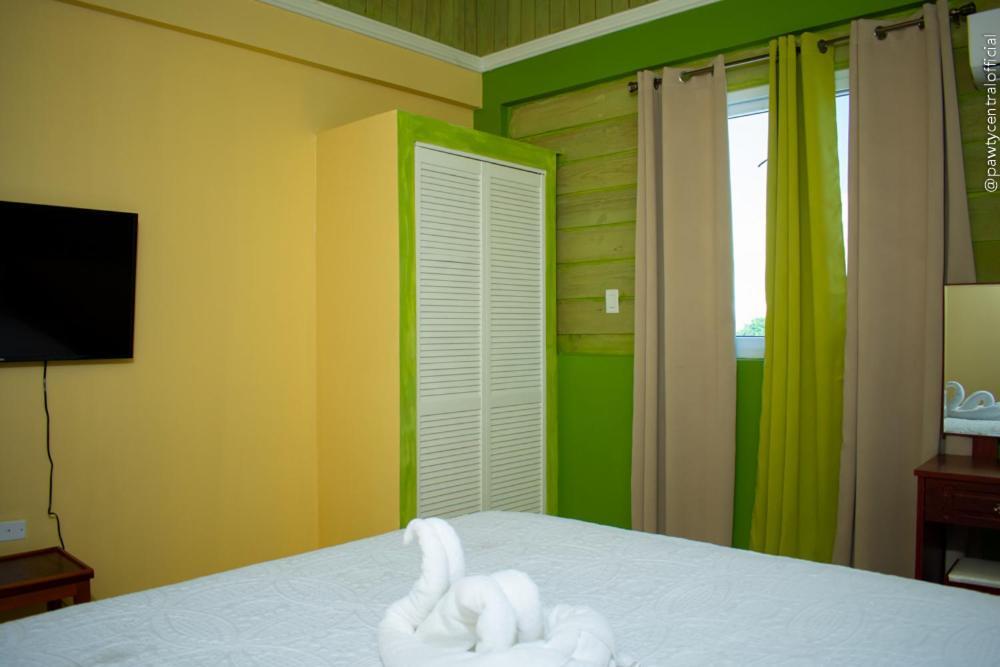 Ivs Bed And Breakfast Kingston Exterior photo